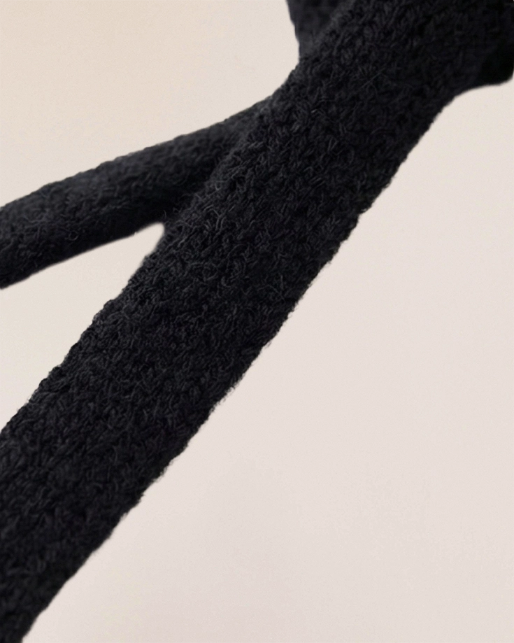 VIONIS·XY black merino tie-bonnet back view, long ties designed for versatile styling and warmth