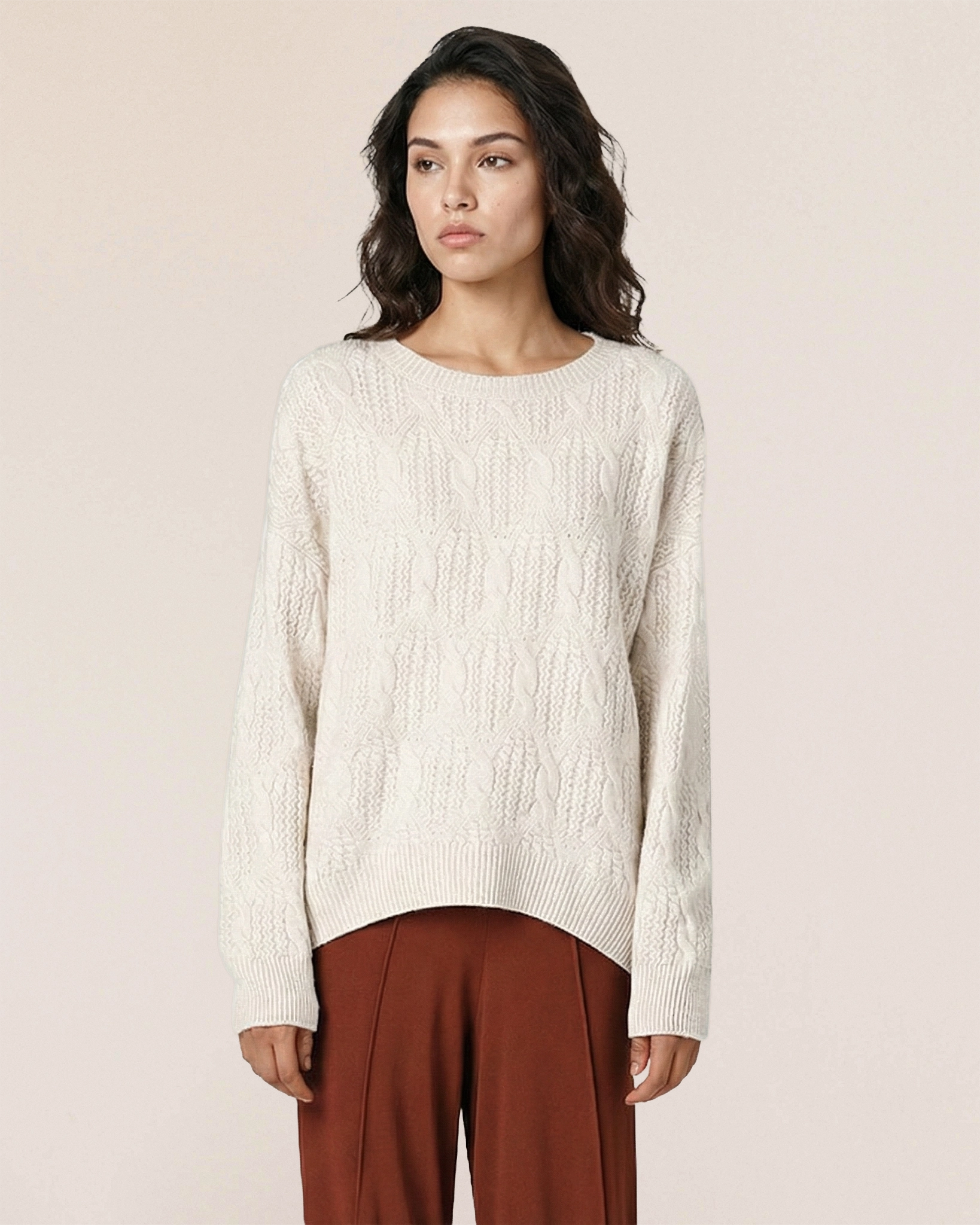 VIONIS·XY 500g cable knit cashmere sweater in ivory white, front view showcasing relaxed silhouette and dense cable texture