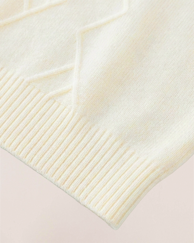 VIONIS·XY cream white cashmere sweater fabric swirl, showcasing softness and substantial 460g weight